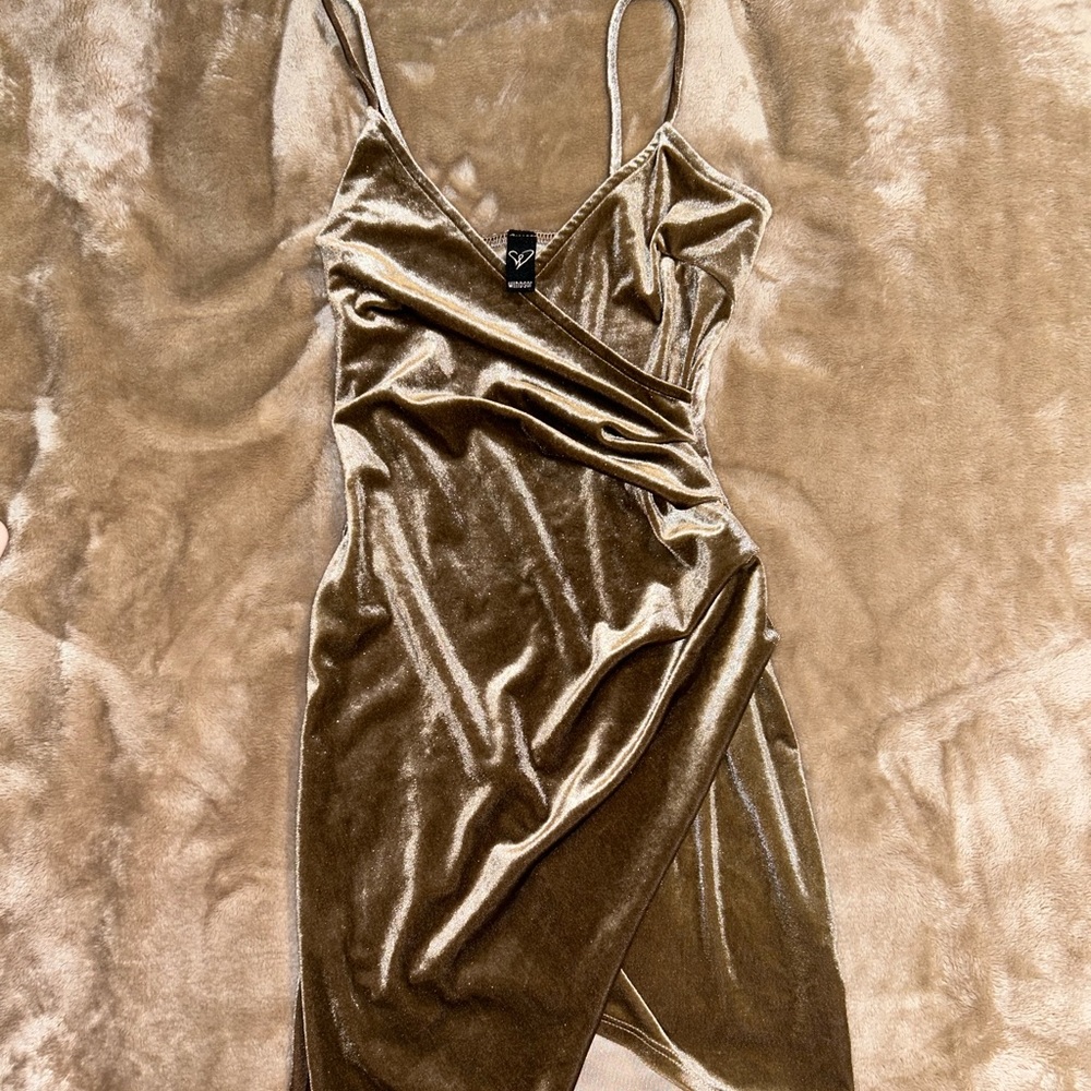 Windsor Velvet Dreams Gold Asymmetrical Mini Dress Size Small